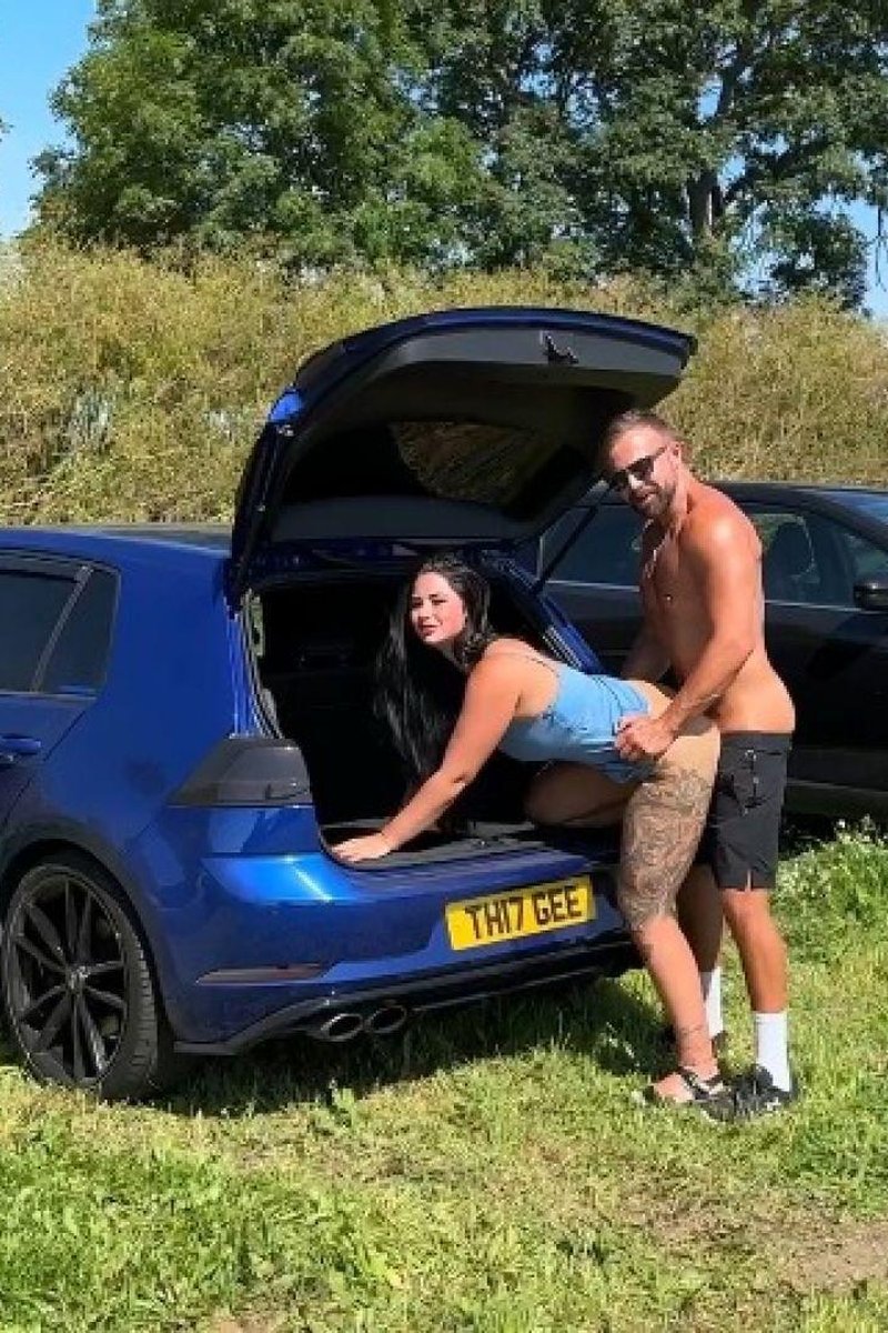 First Time Dogging - Screenshot 1 of 4 - Doggystyle