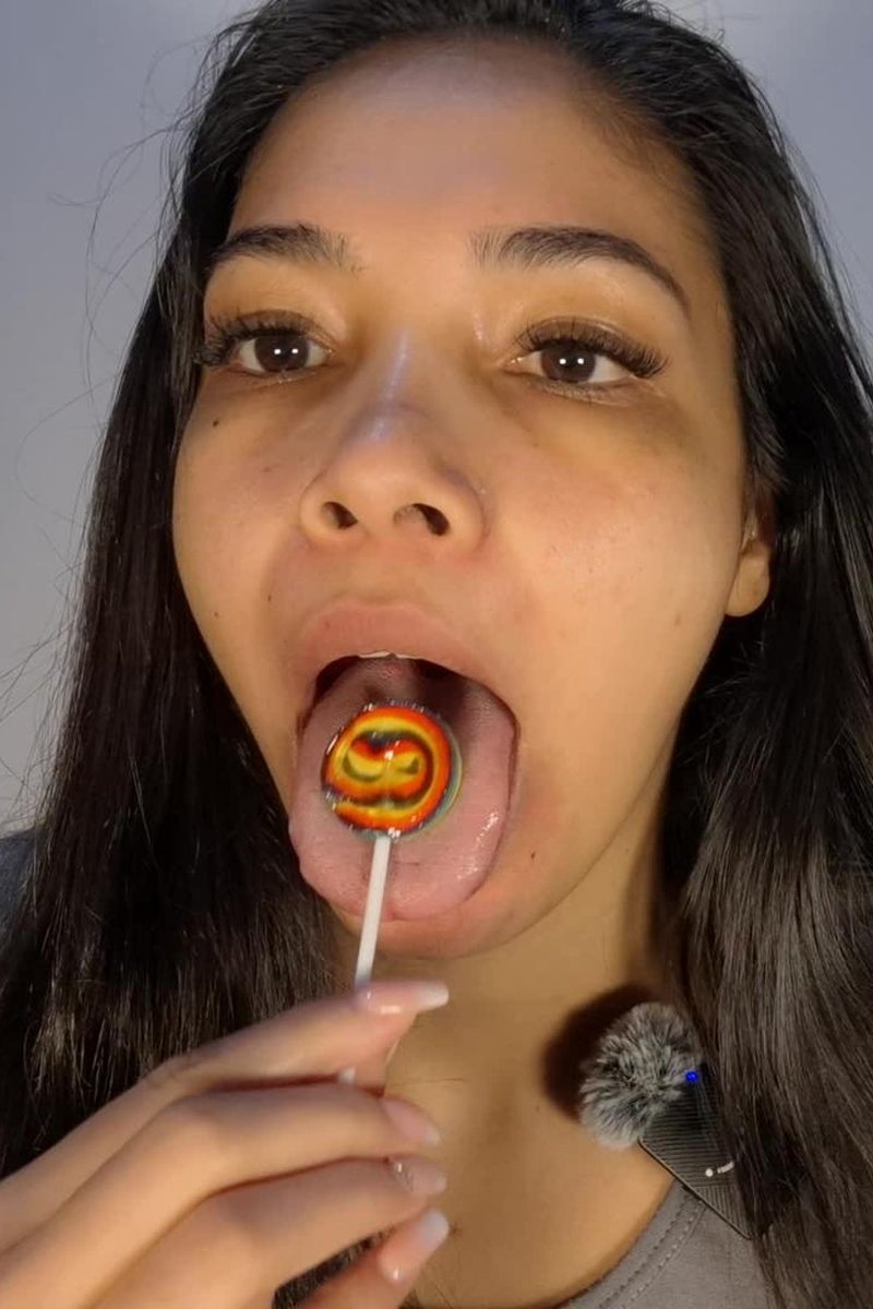 Sweet Popsicle - Screenshot 1 of 4 - Brown Hair