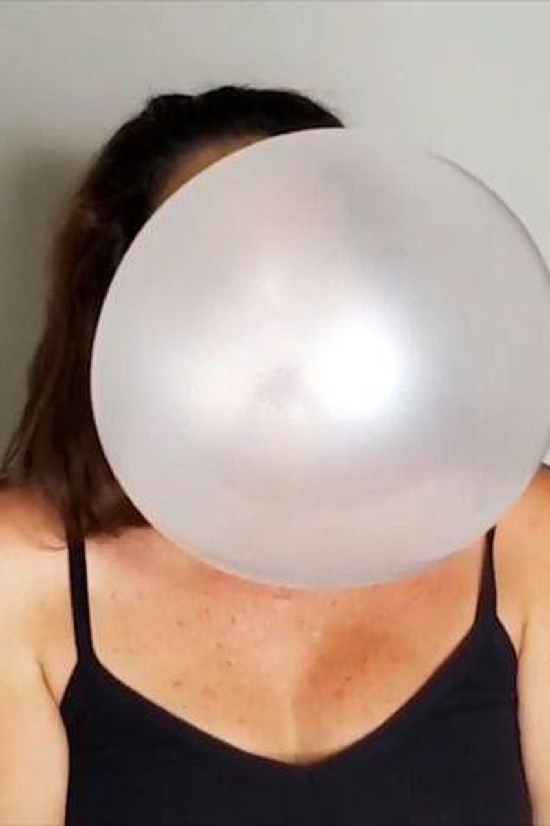 MILF Next Door - Screenshot 1 of 4 - Bubble Gum