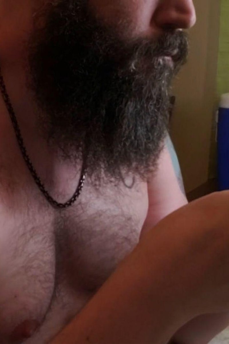 Messy Cheeseburger - Screenshot 1 of 4 - Beards