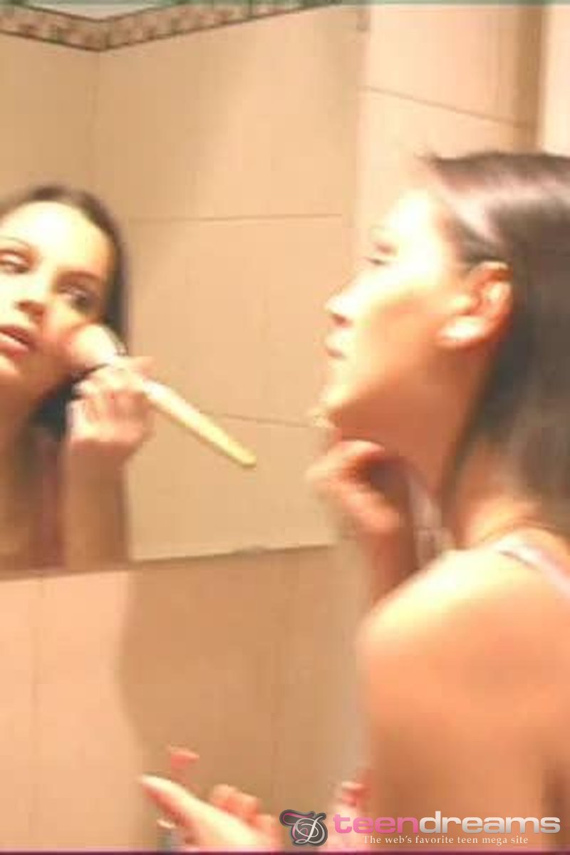 Eva - Screenshot 1 of 4 - Teen (18-22)