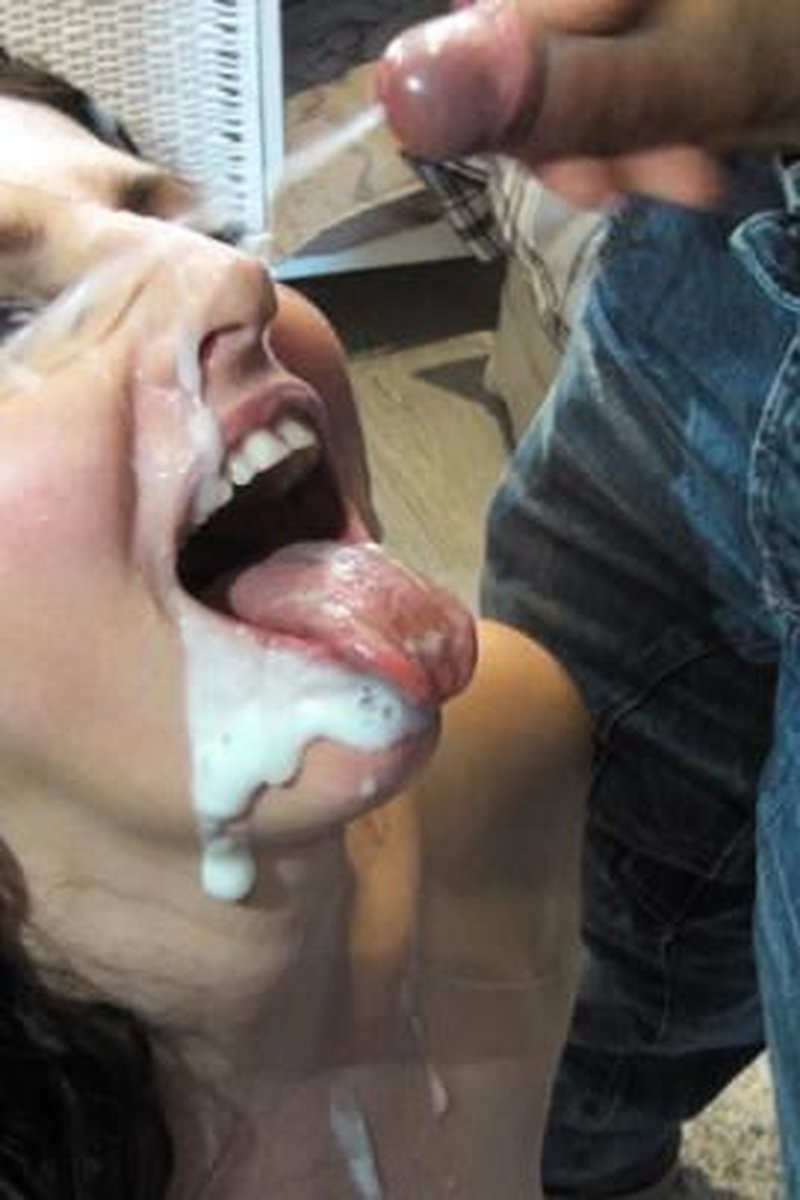 Use Me - Screenshot 1 of 4 - Cumshot