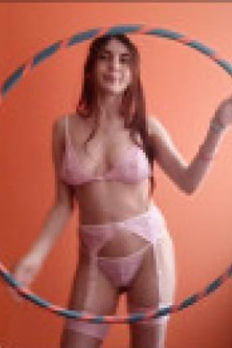 Hula Hula - Screenshot 1 of 4 - Big Tits