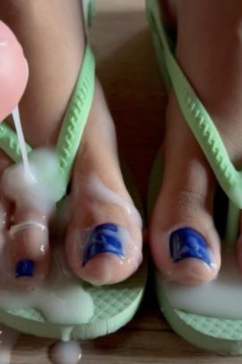 Cum On My Feet Flipflops Deep Blue Nails - Screenshot 1 of 4 - Cum Play