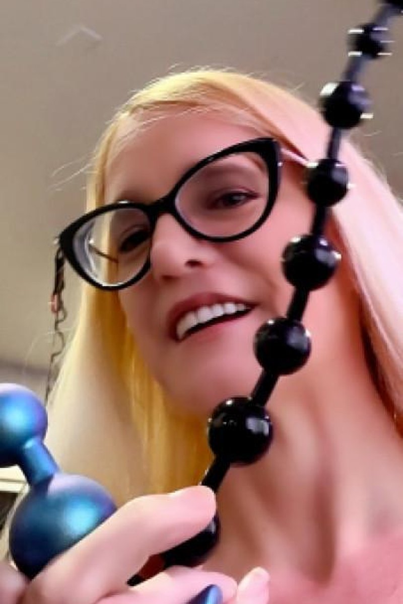 Beaded Butt Plugs - Screenshot 1 of 4 - Analtraining
