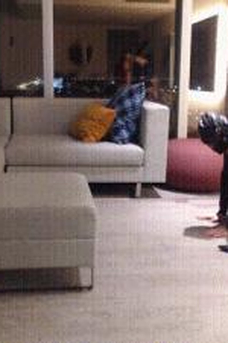 Collared And Leashed - Screenshot 1 of 4 - Cuckolding