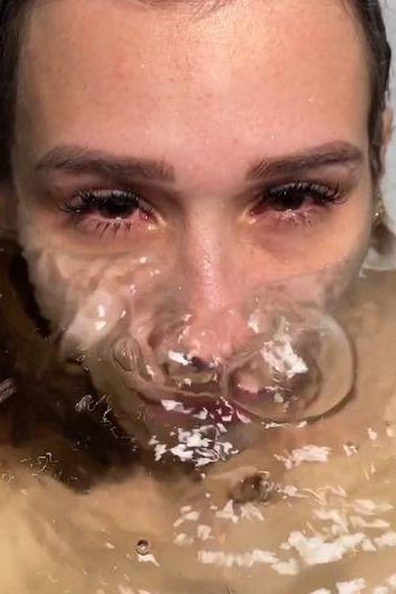 Bubbles, Underwater Fun And Blowjob - Screenshot 1 of 4 - Blowjob
