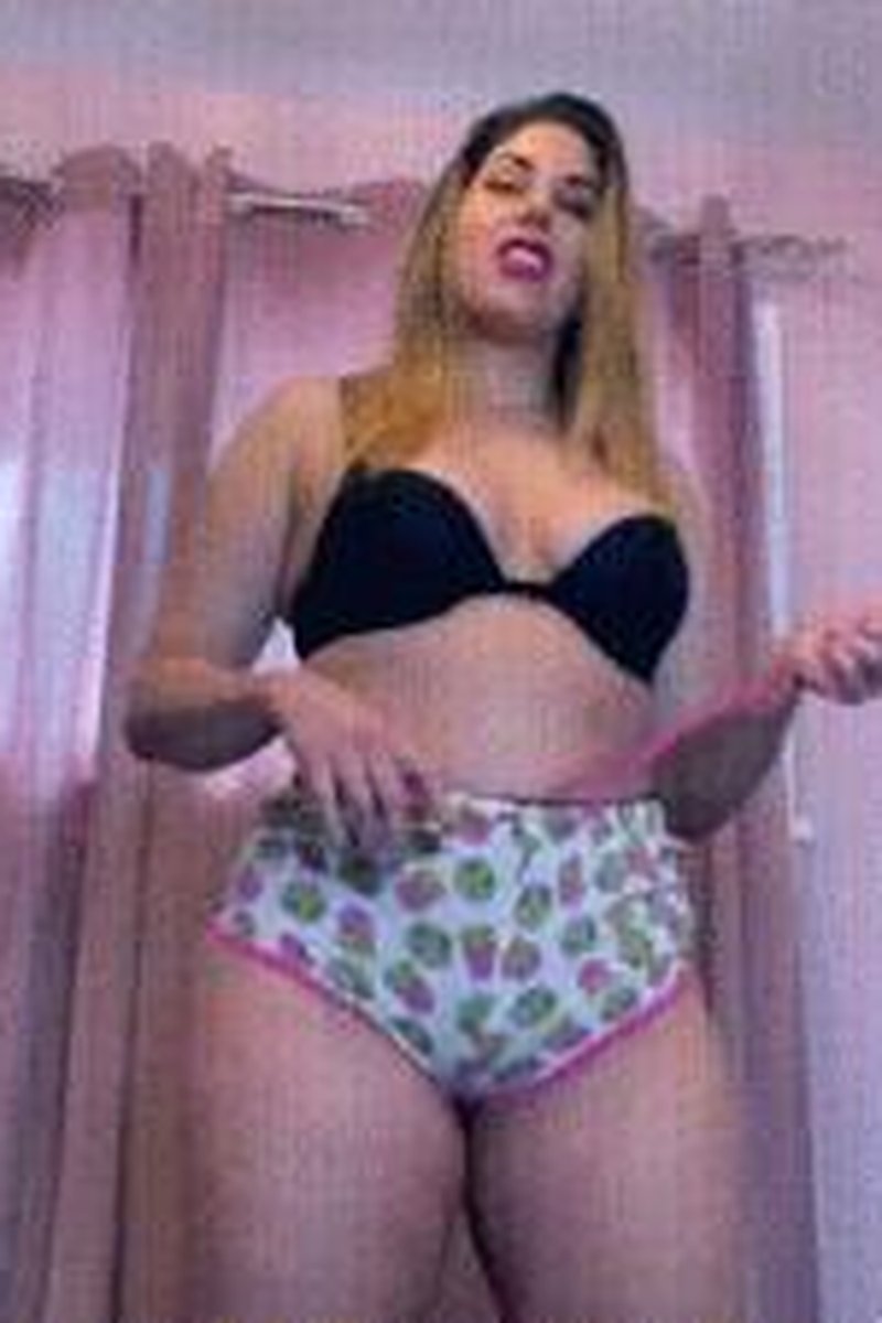 Booty Short Striptease - Screenshot 1 of 4 - Ass Worship