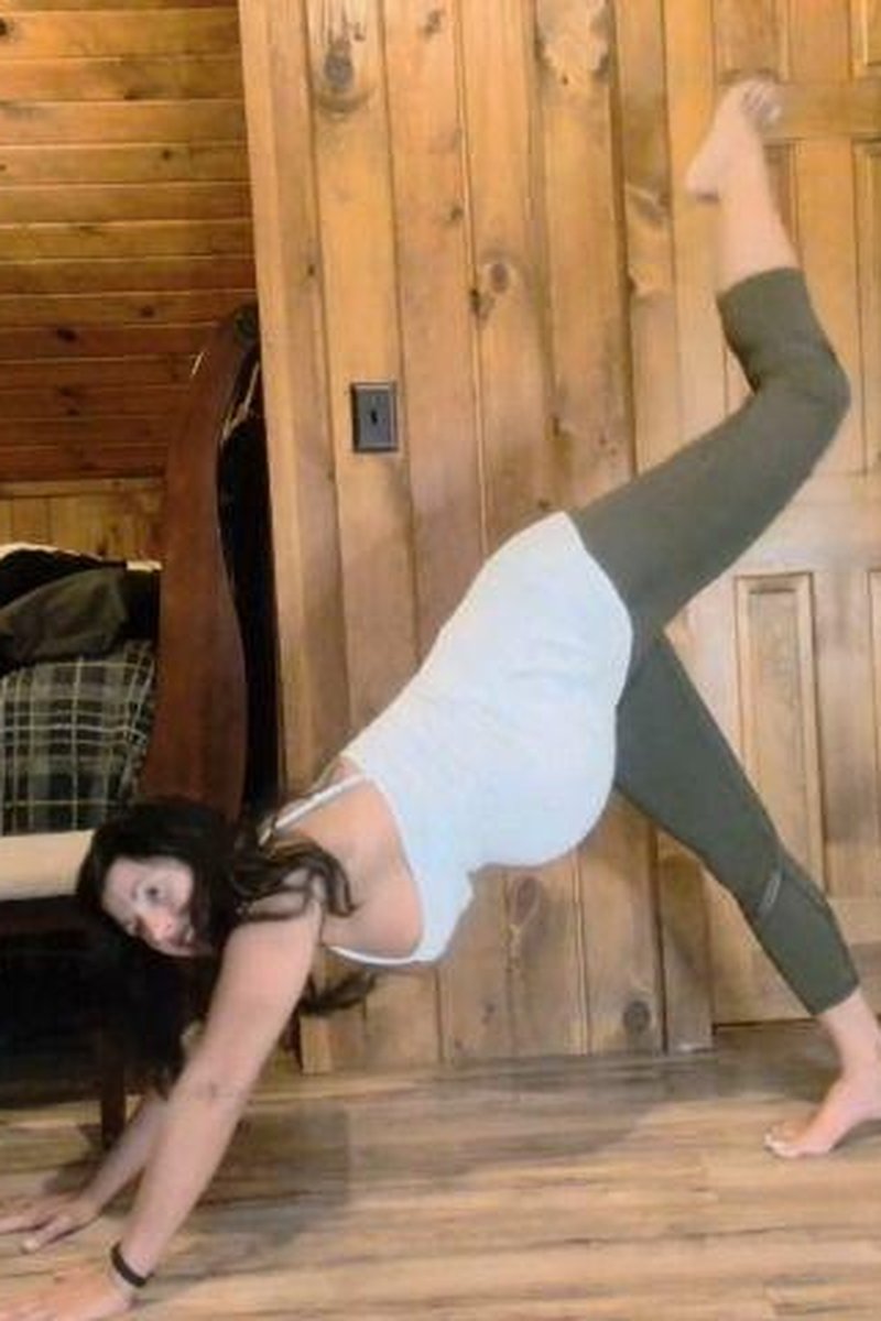Pregnant And Birthing Talk - Screenshot 1 of 4 - Belly Fetish