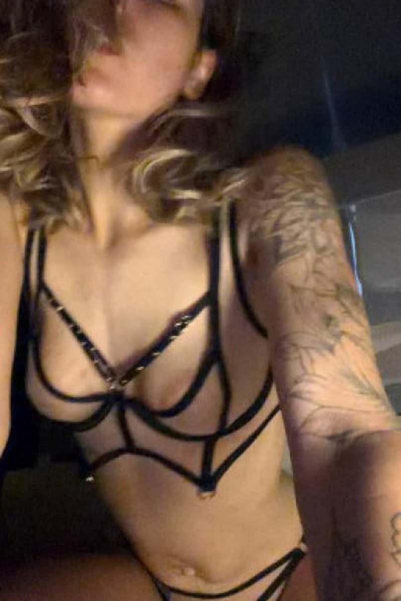 Part 1 - Screenshot 1 of 4 - Babes
