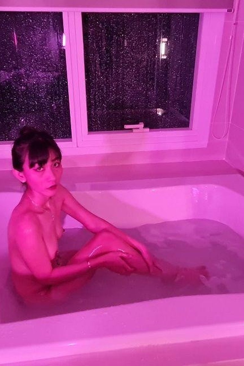 Fanny Ly - Pink Atmosphere Blowjob - Screenshot 1 of 4 - Asian