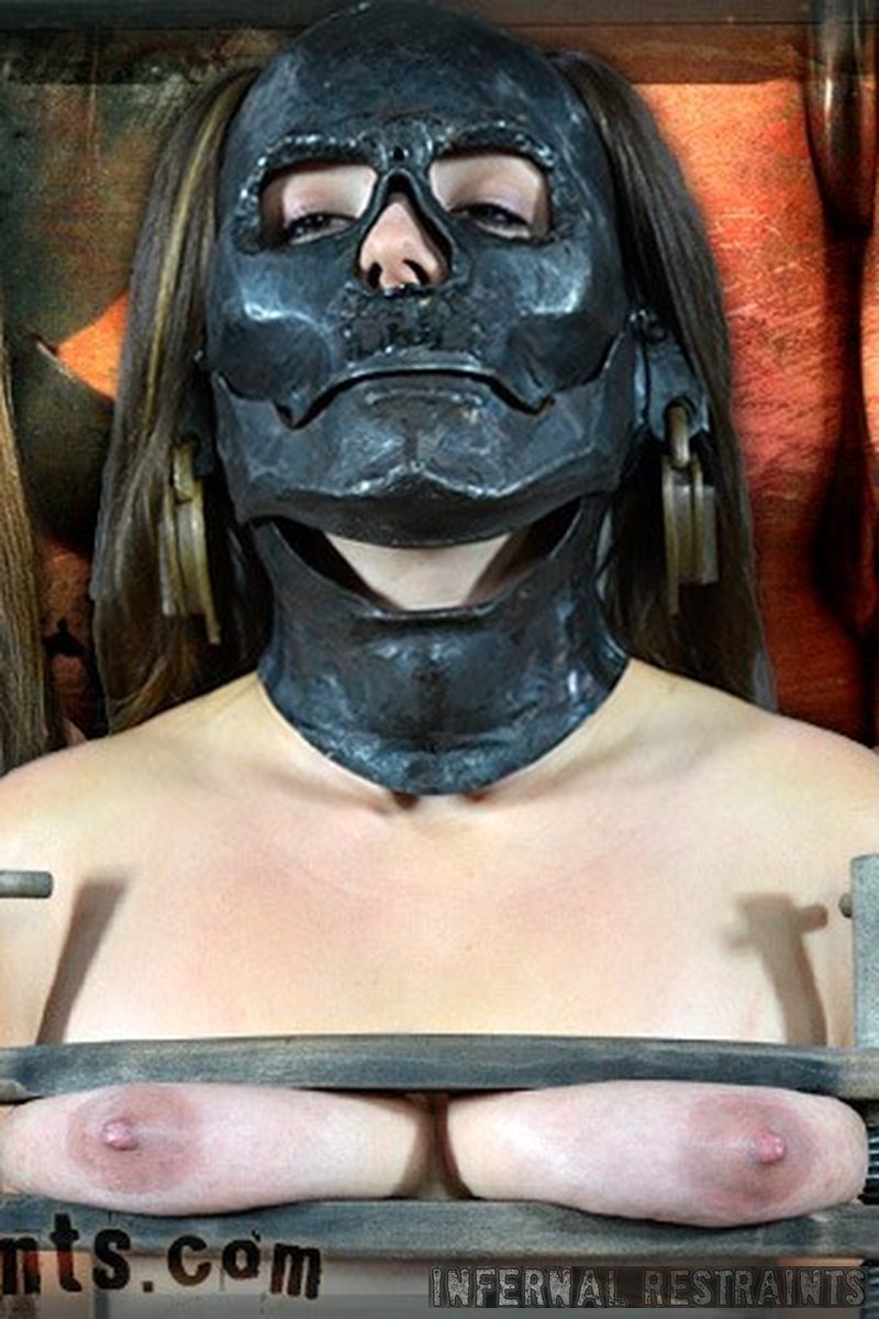 Fixated Part Two - Screenshot 1 of 4 - BDSM