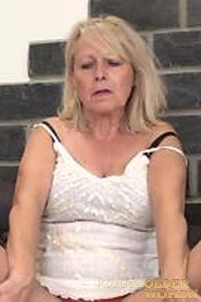 50+ Stuffing Muff - Screenshot 1 of 4 - Martina K