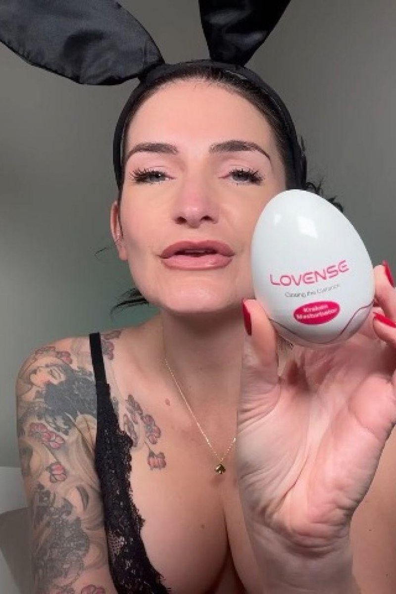 Easter Egg Fuck - Screenshot 1 of 4 - Femdom