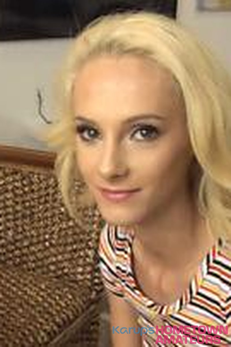 Tiny Blonde Needs Training - Screenshot 1 of 4 - Sadie Hartz