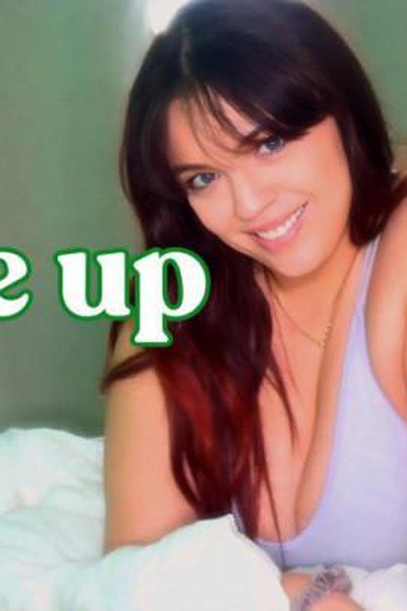 Wakeup Call - Screenshot 1 of 4 - Blowjob