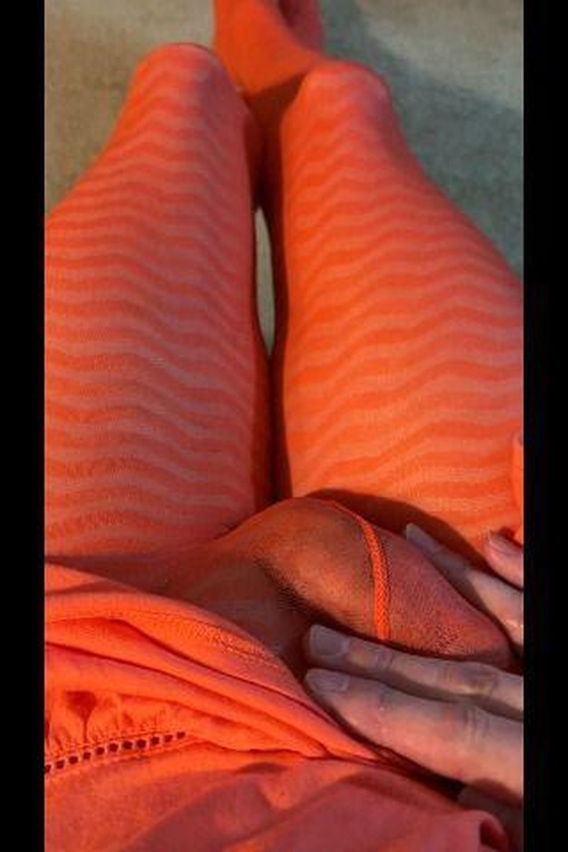 Teasing You - Screenshot 1 of 4 - Erotica