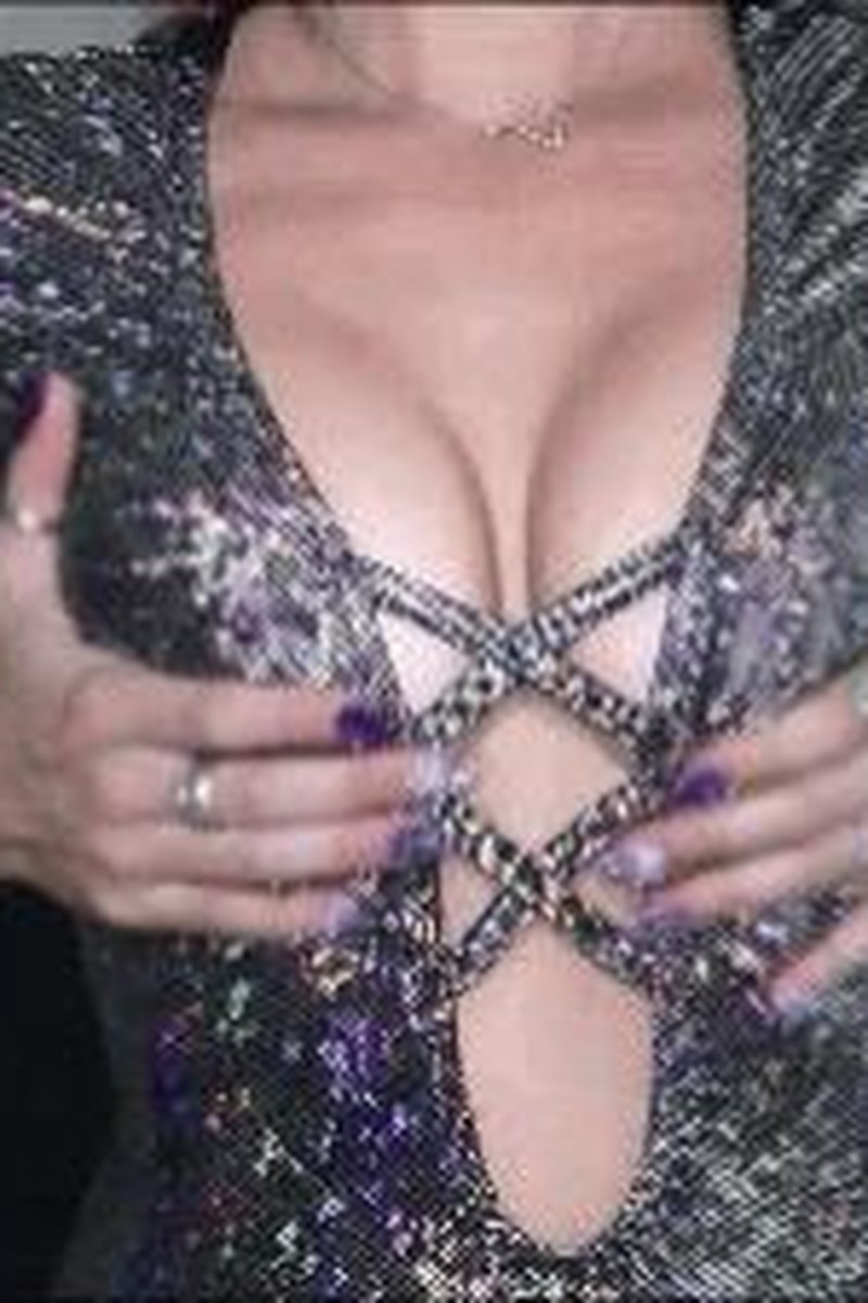 Shiny Tit **** - Screenshot 1 of 4 - Breast Play