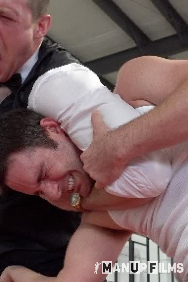 Super Spy Nutball - Screenshot 1 of 4 - Blowjob