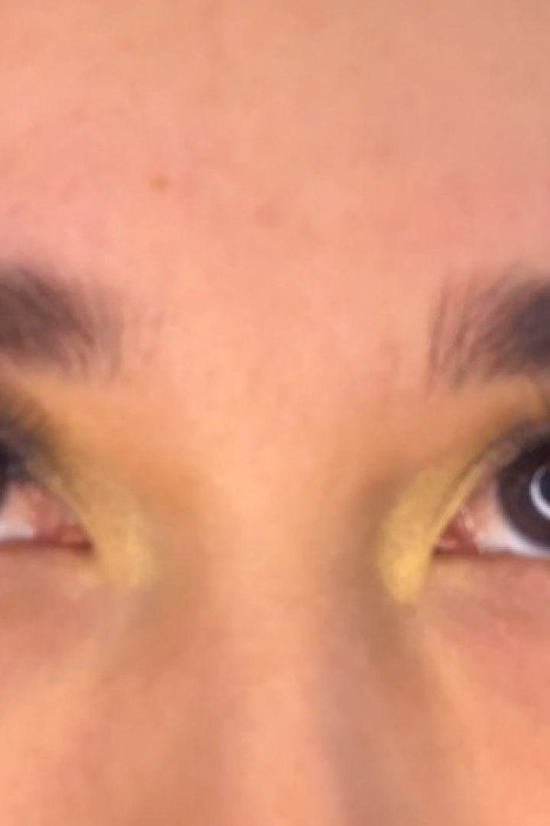 Eyes Closeup - Screenshot 1 of 4 - Babes