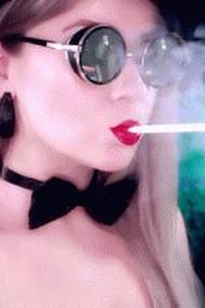 Exquisite - Screenshot 1 of 4 - French Inhales