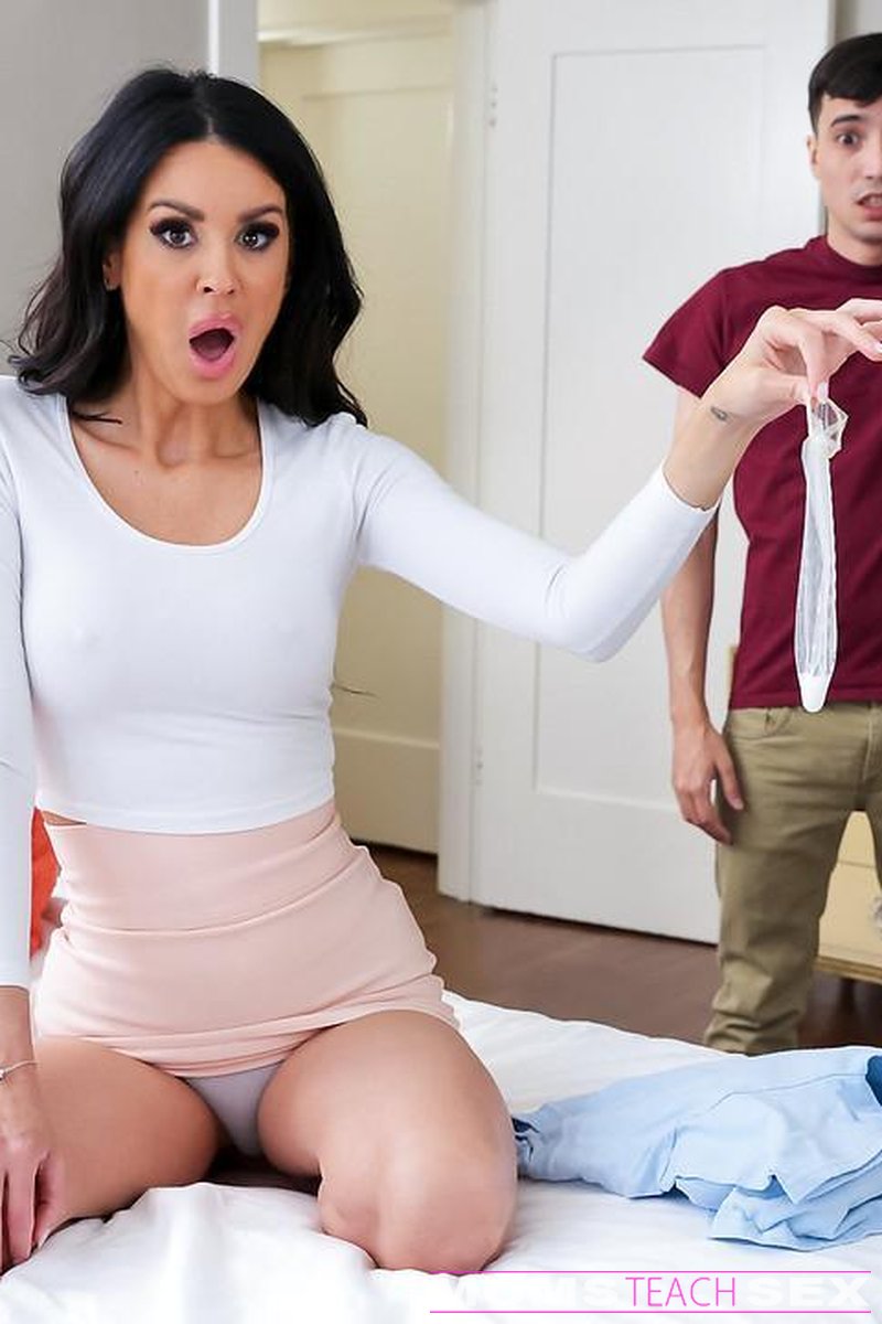 Bareback with My Stepmom - S17:E3 - Screenshot 1 of 4 - Big Ass