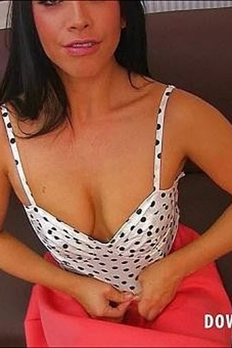 Hannah Shaw - Screenshot 1 of 4 - Downblouse