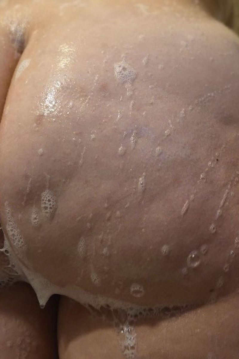 Soapy Shower Big Booty Pawg - Screenshot 1 of 4 - Ass Fetish