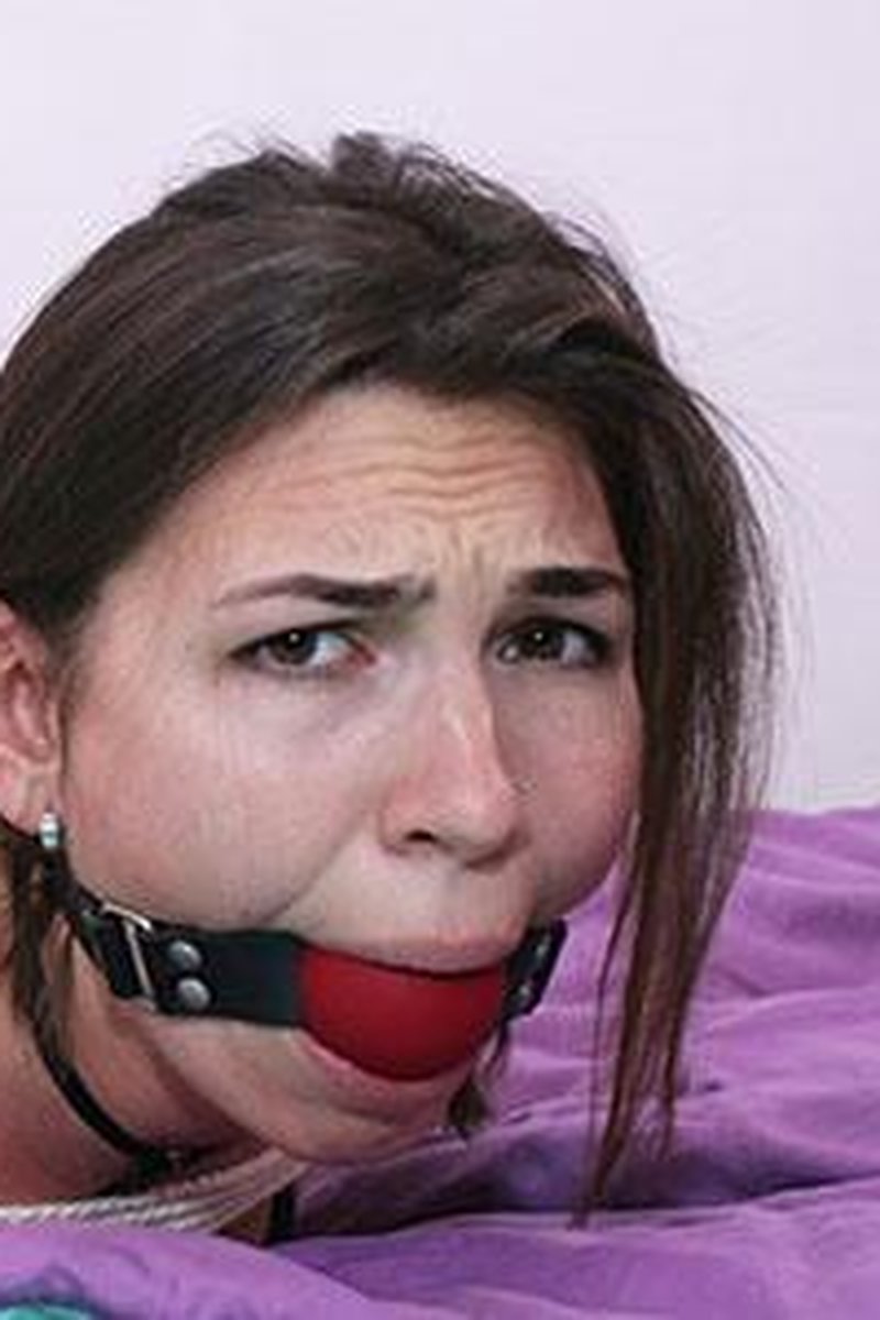 Maya - Tight Bed Bondage - Screenshot 1 of 4 - Bondage