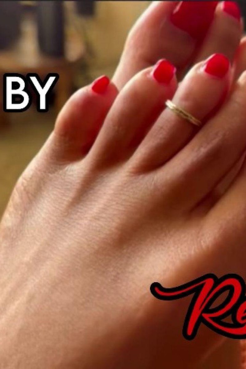 Teased By Red Toes - Screenshot 1 of 4 - Body Worship