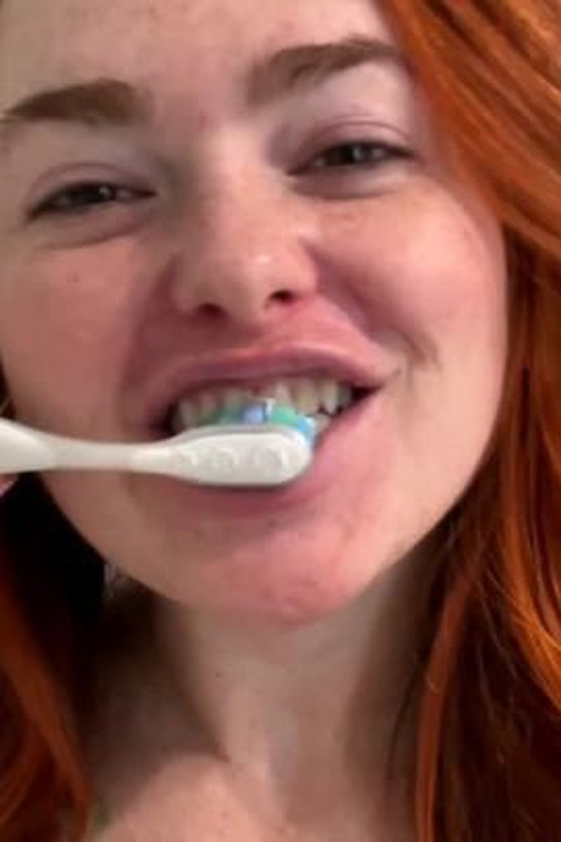 Shower Teeth Brushing - Screenshot 1 of 4 - Mouth Fetish