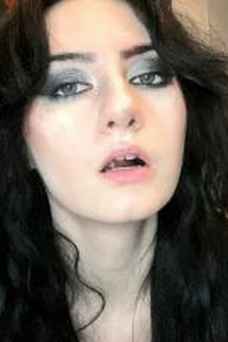 Stare 2 - Screenshot 1 of 4 - Eye Contact