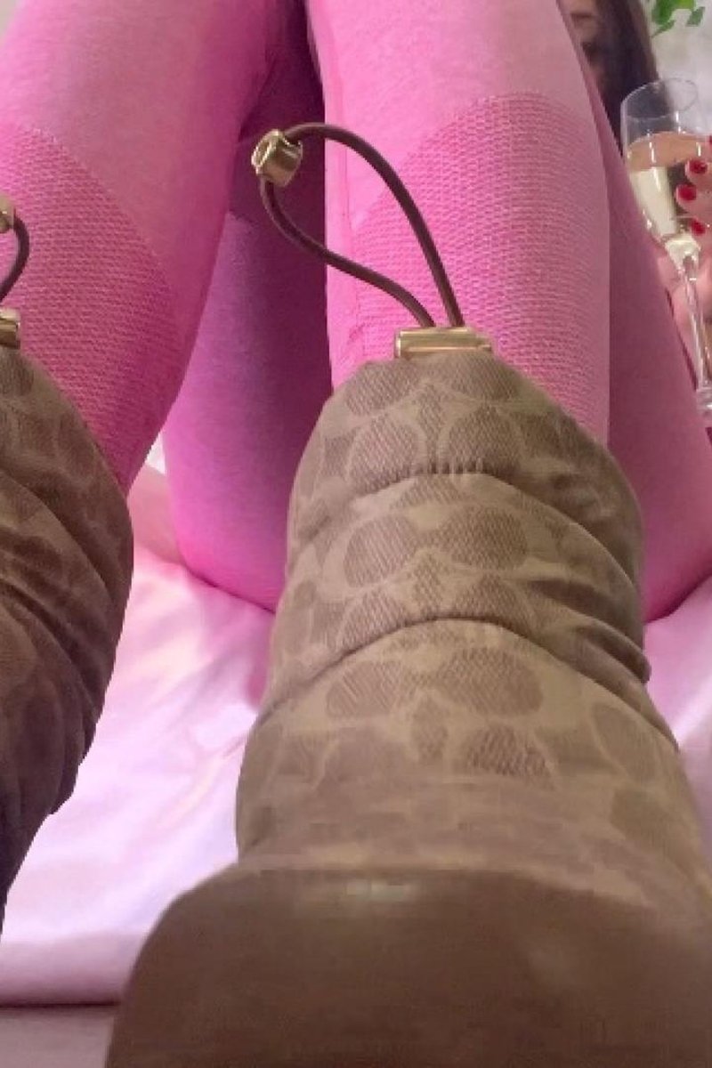 New Uggs - Screenshot 1 of 4 - Body Worship