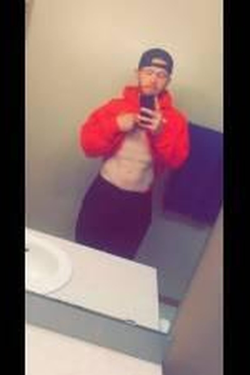 My Abs - Screenshot 1 of 4 - 20-23 Years Old