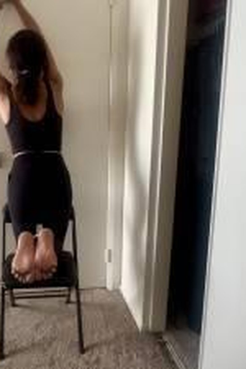 TP-iwantclipsthefetishlegend-peach-stinky-soles-whipped-suspended-bondage