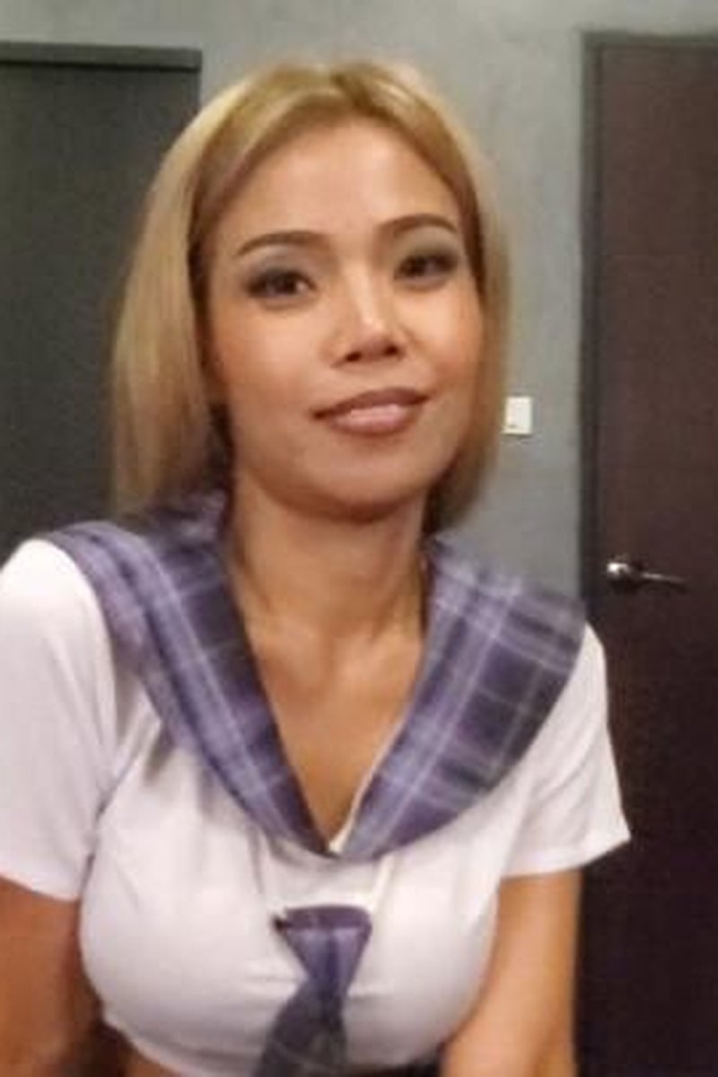 TP-manyvidsthaigyaru-busty-thai-japanese-school-girl-needs-to-help-her-grades