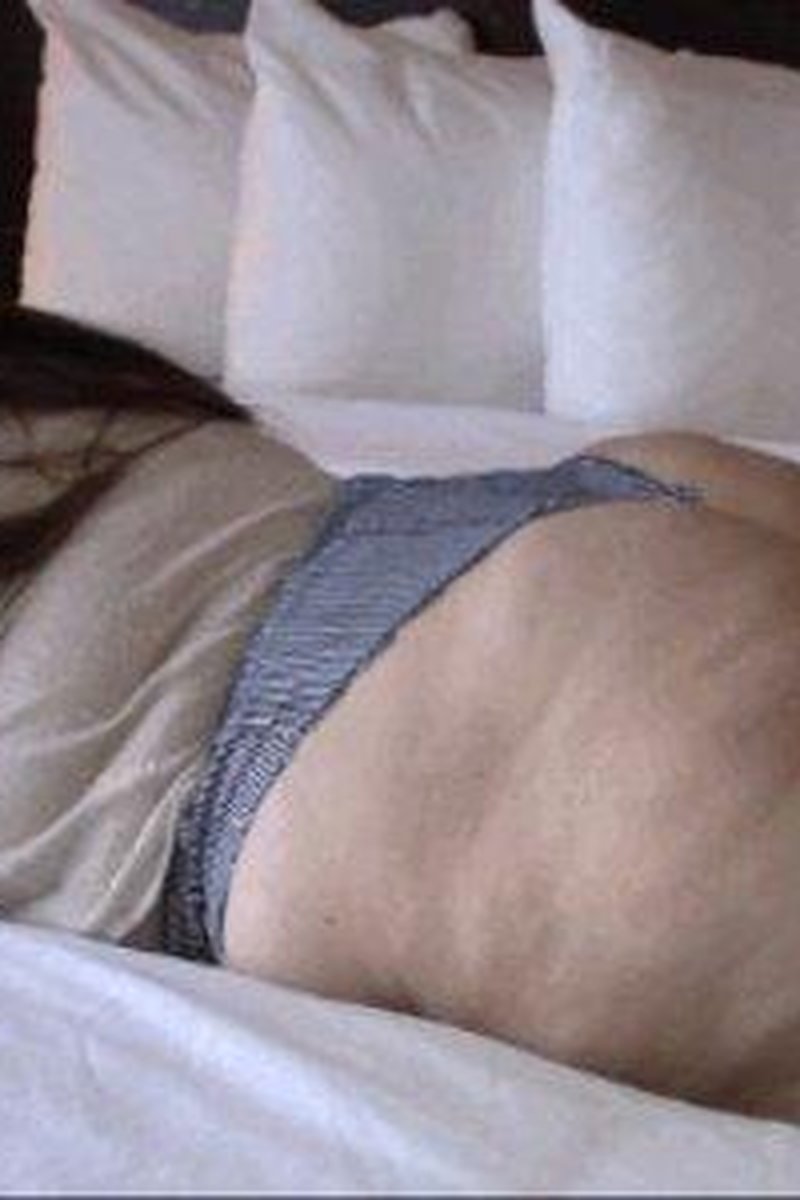 Lsb Mega Sofia On The Bed - Screenshot 1 of 4 - BBW