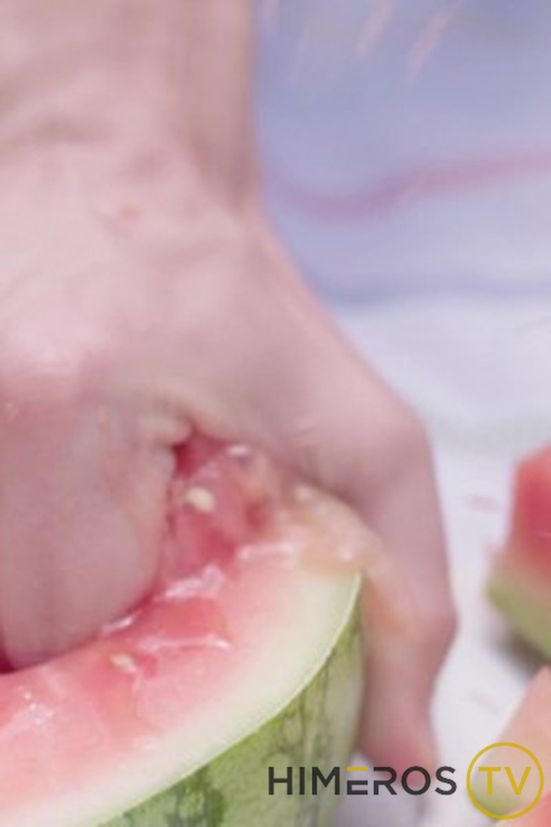 Bonus: Watermelon Fun - Screenshot 1 of 4 - Kinky