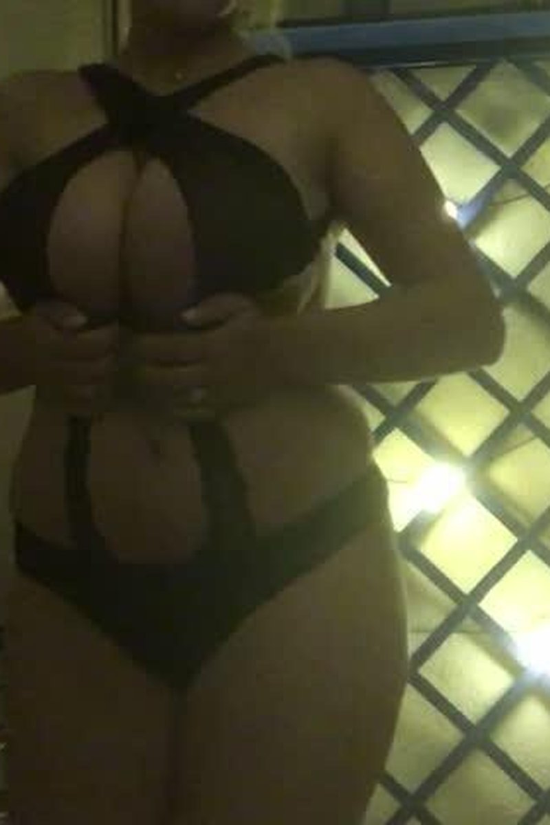 Stripper Time-Erin - Screenshot 1 of 4 - Big Tits
