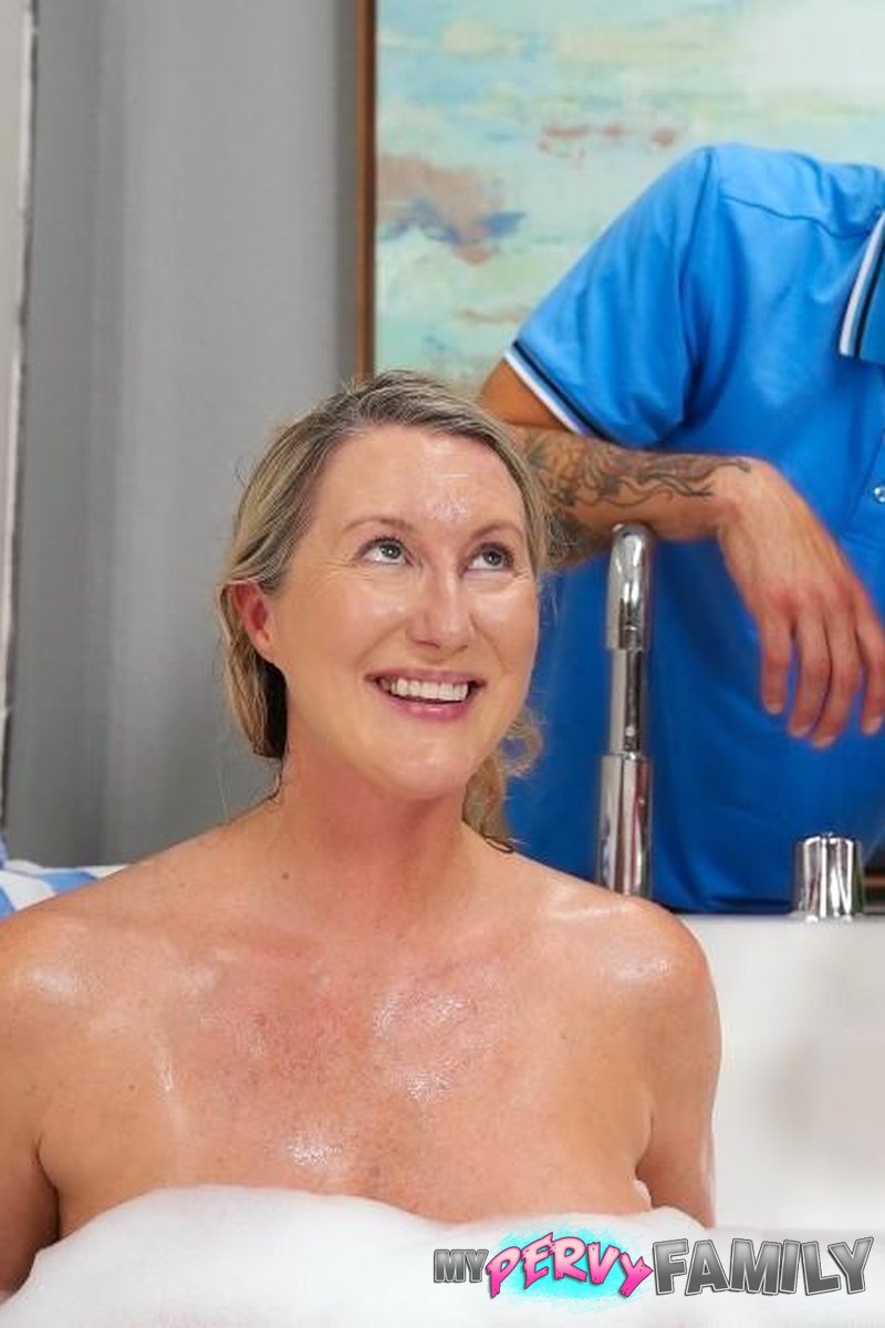 MyPervyFamily – Helping Stepmommy Soak Herself