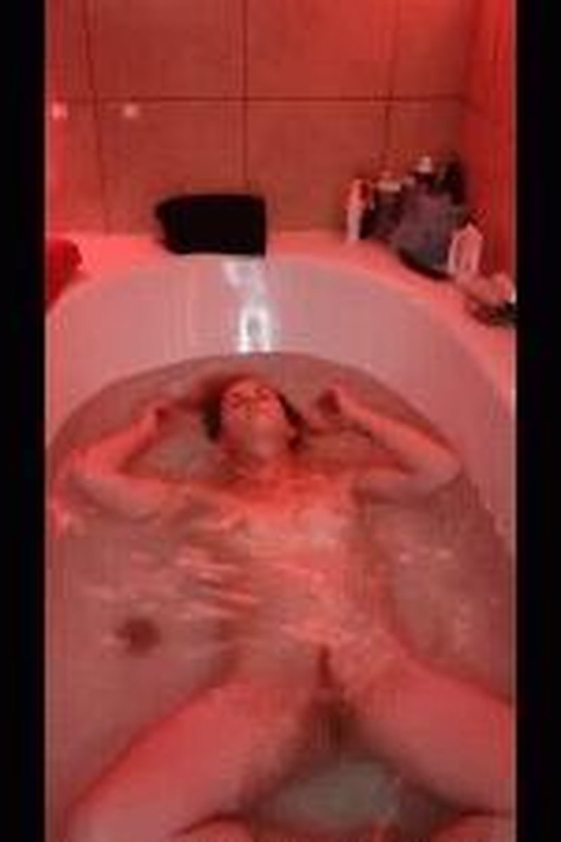 Taking A Bath - Screenshot 1 of 4 - Back Fetish