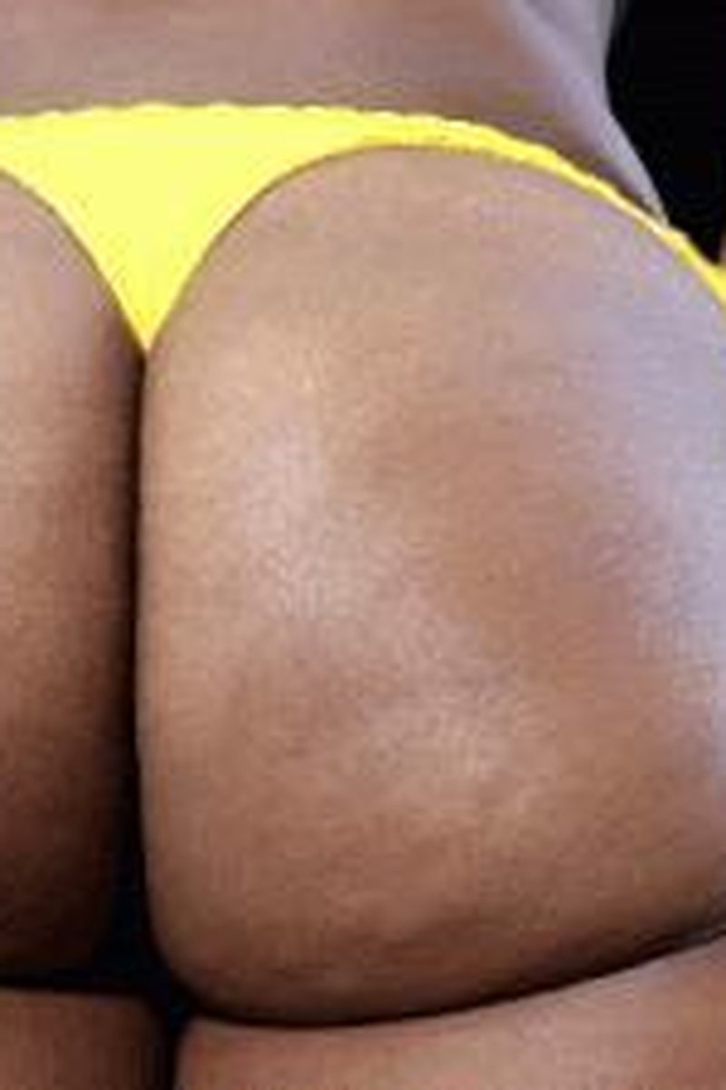 Big Ebony Ass In Yellow Thong & Oiled Up Wmv - Screenshot 1 of 4 - Ass Fetish