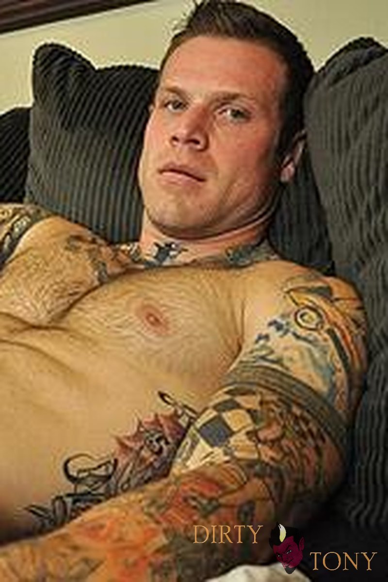 Casting Couch - Conor Michaels - Screenshot 1 of 4 - Gay