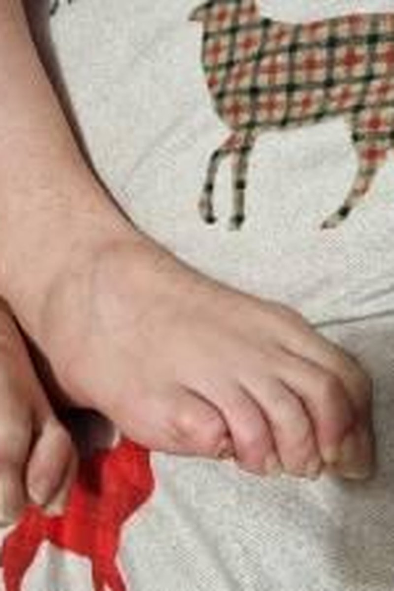 Long Toenails - Screenshot 1 of 4 - Foot Fetish
