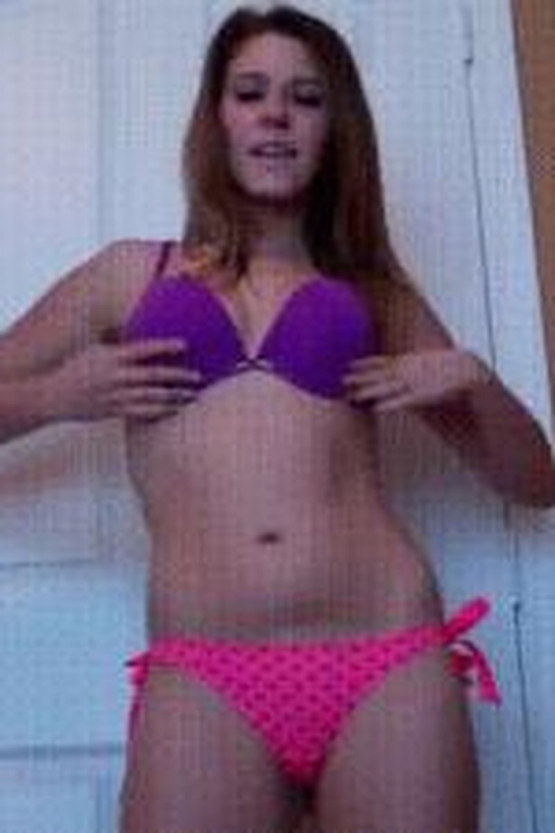 Claire Heart Turns You On - Screenshot 1 of 4 - Jerk Off Instruction