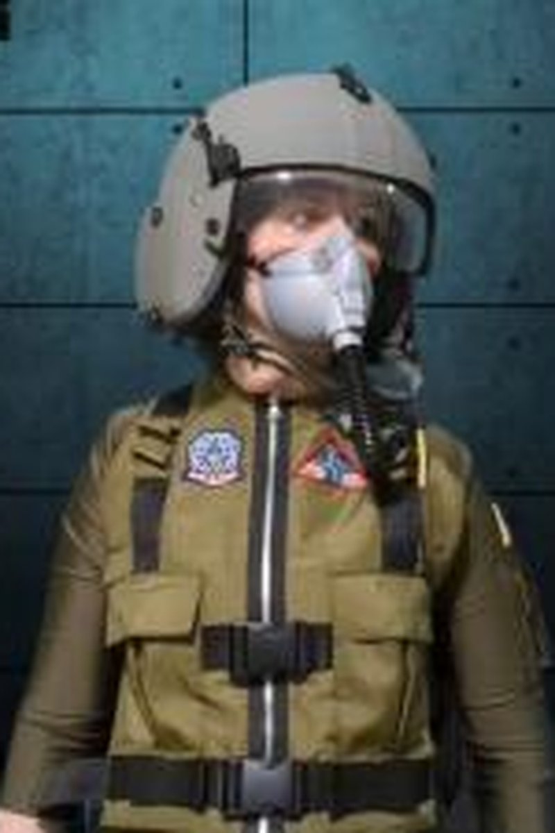 Pilot Gets Interrogated - Screenshot 1 of 4 - Amateur