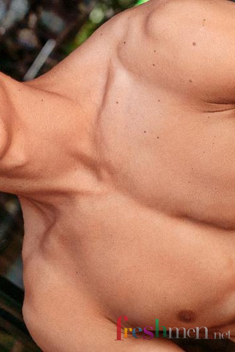 Matthieu Pique - Screenshot 1 of 4 - Gay