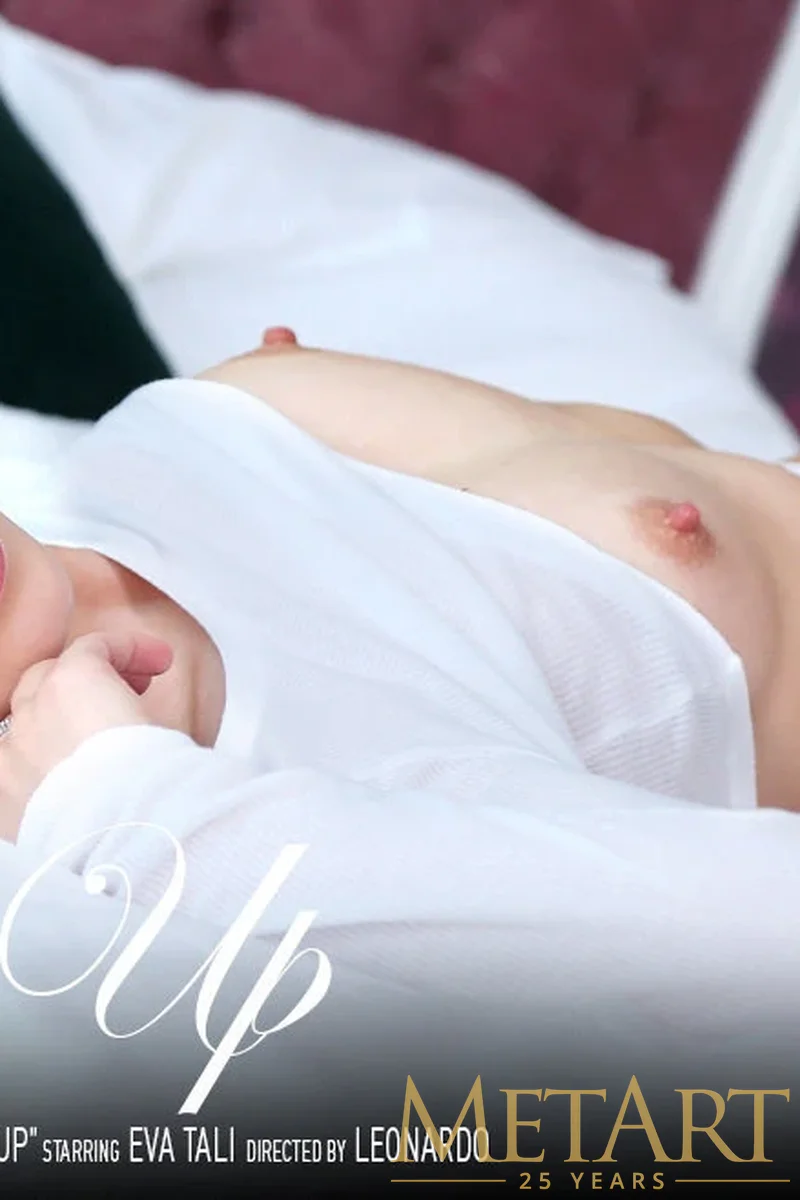 Make Up - Screenshot 1 of 4 - Ass Fetish