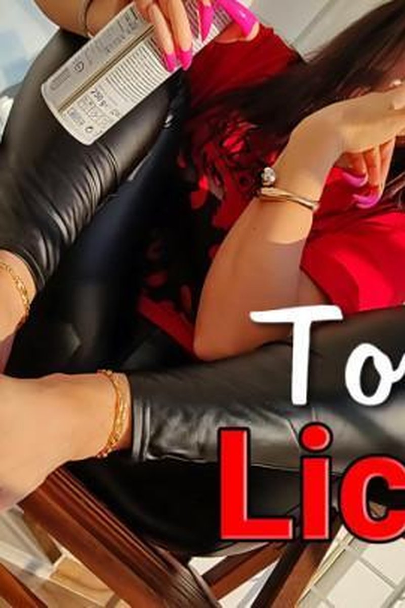 Long Nails Licking - Screenshot 1 of 4 - Food