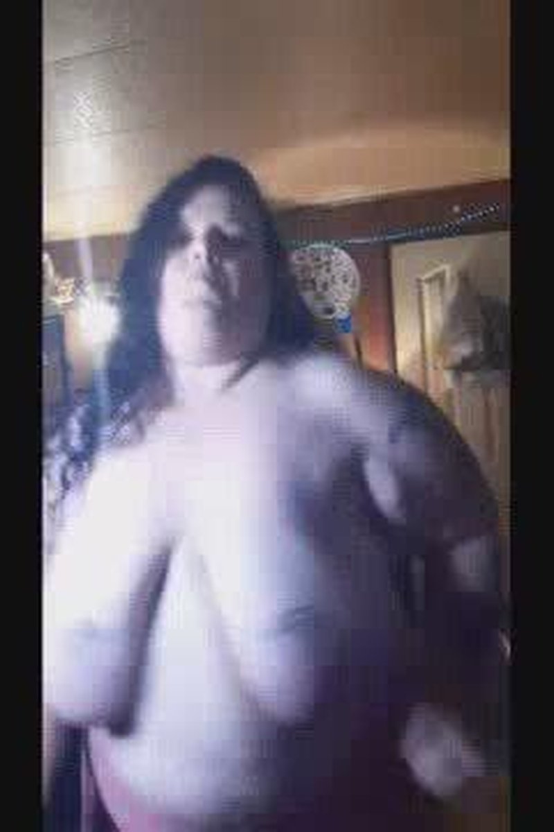 Topless Jogging - Screenshot 1 of 4 - Amateur